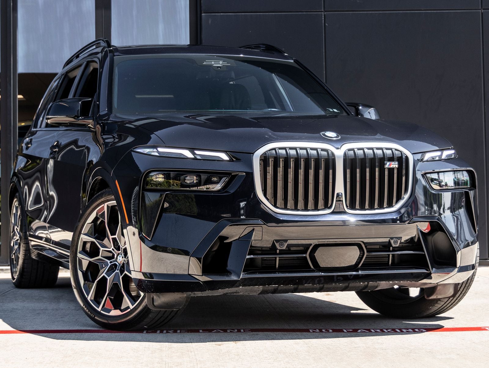 2024 BMW X7 M60i