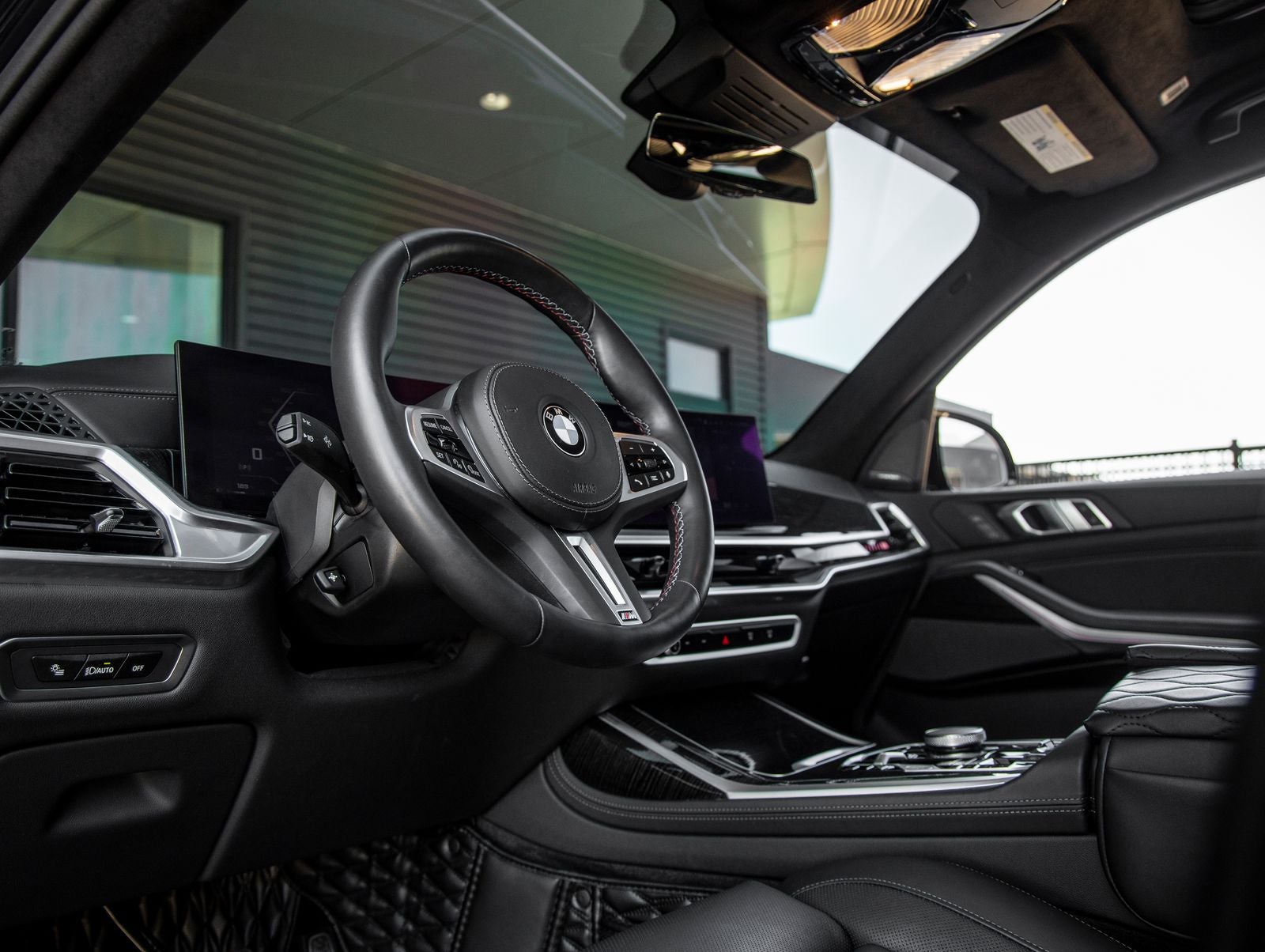 2024 BMW X7 M60i