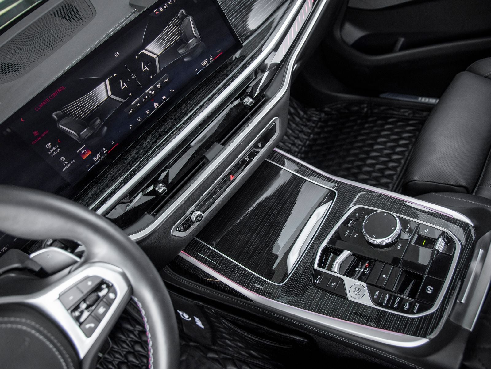 2024 BMW X7 M60i