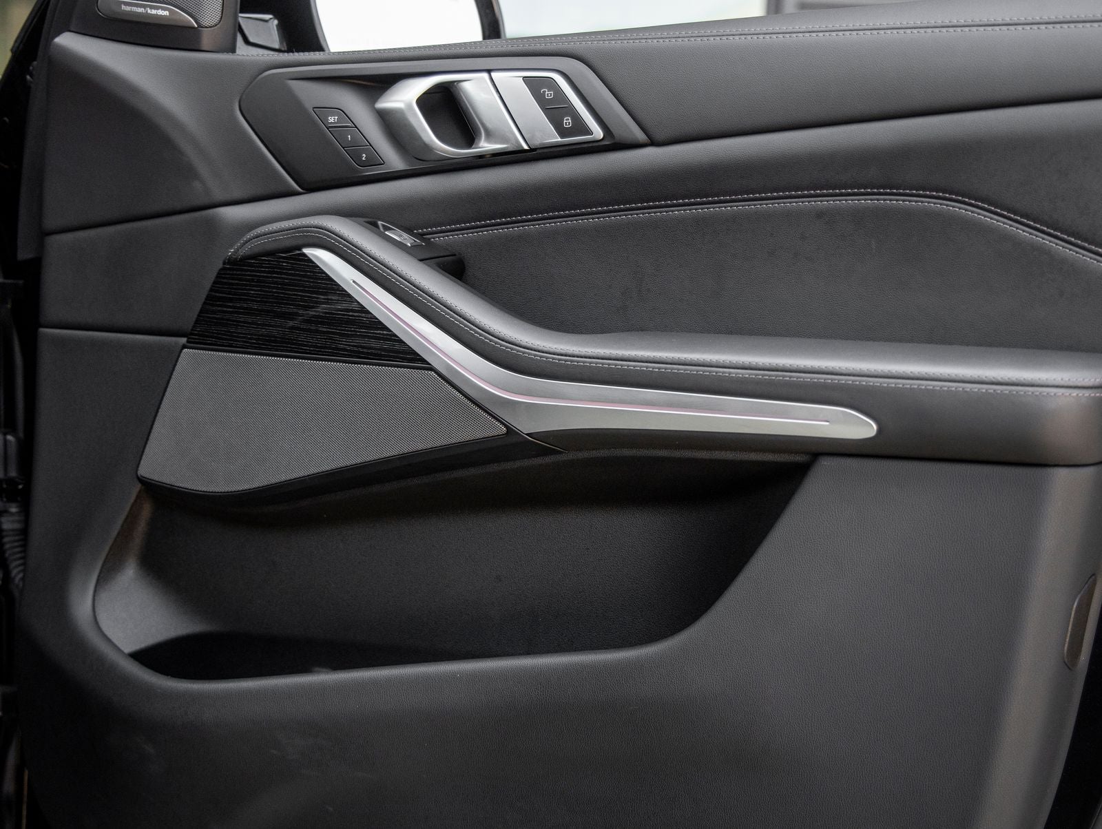 2024 BMW X7 M60i
