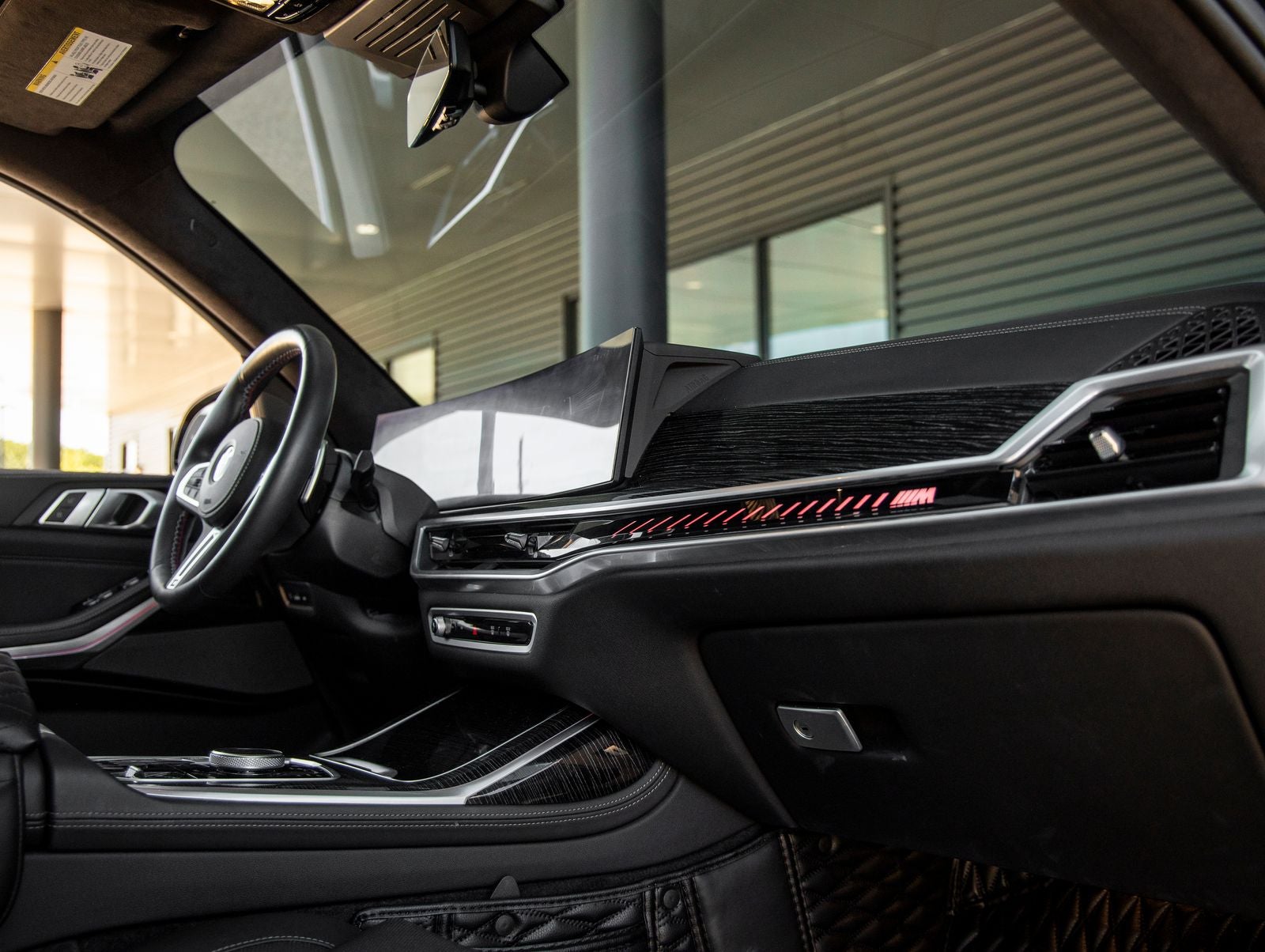 2024 BMW X7 M60i