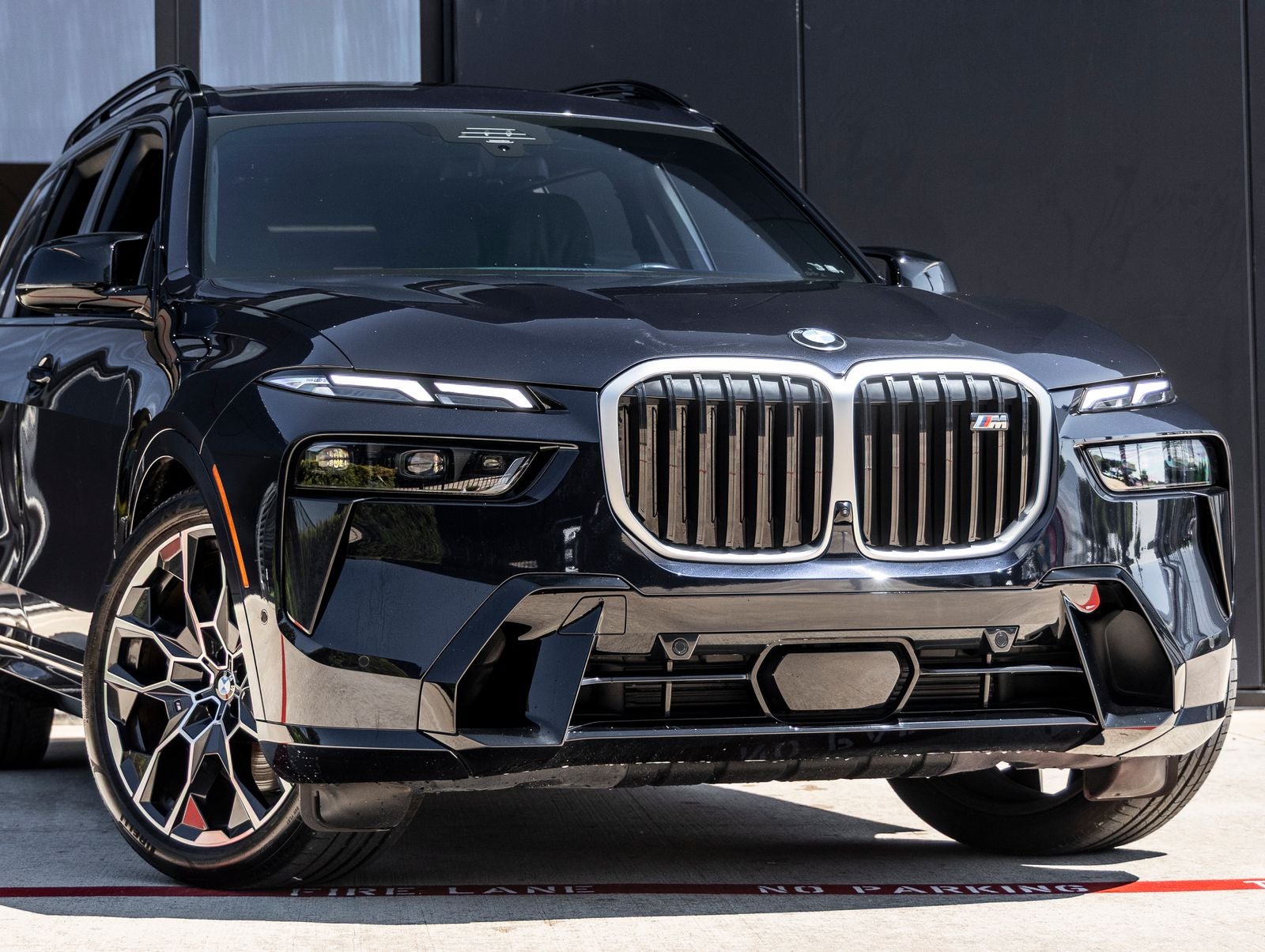 2024 BMW X7 M60i