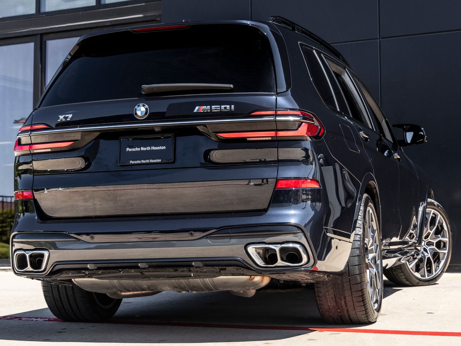 2024 BMW X7 M60i
