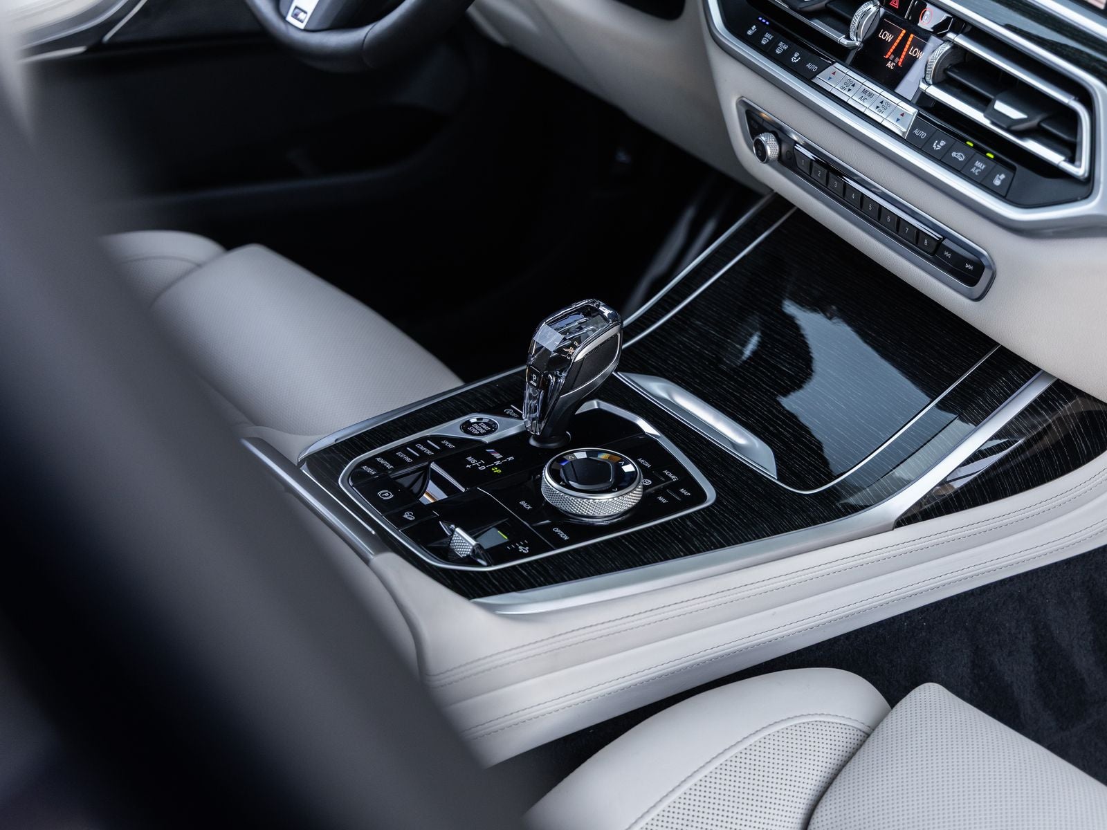 2021 BMW X7 M50i