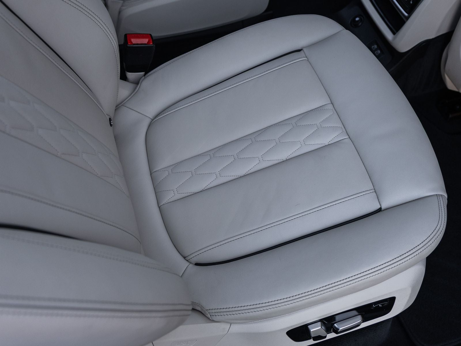2021 BMW X7 M50i