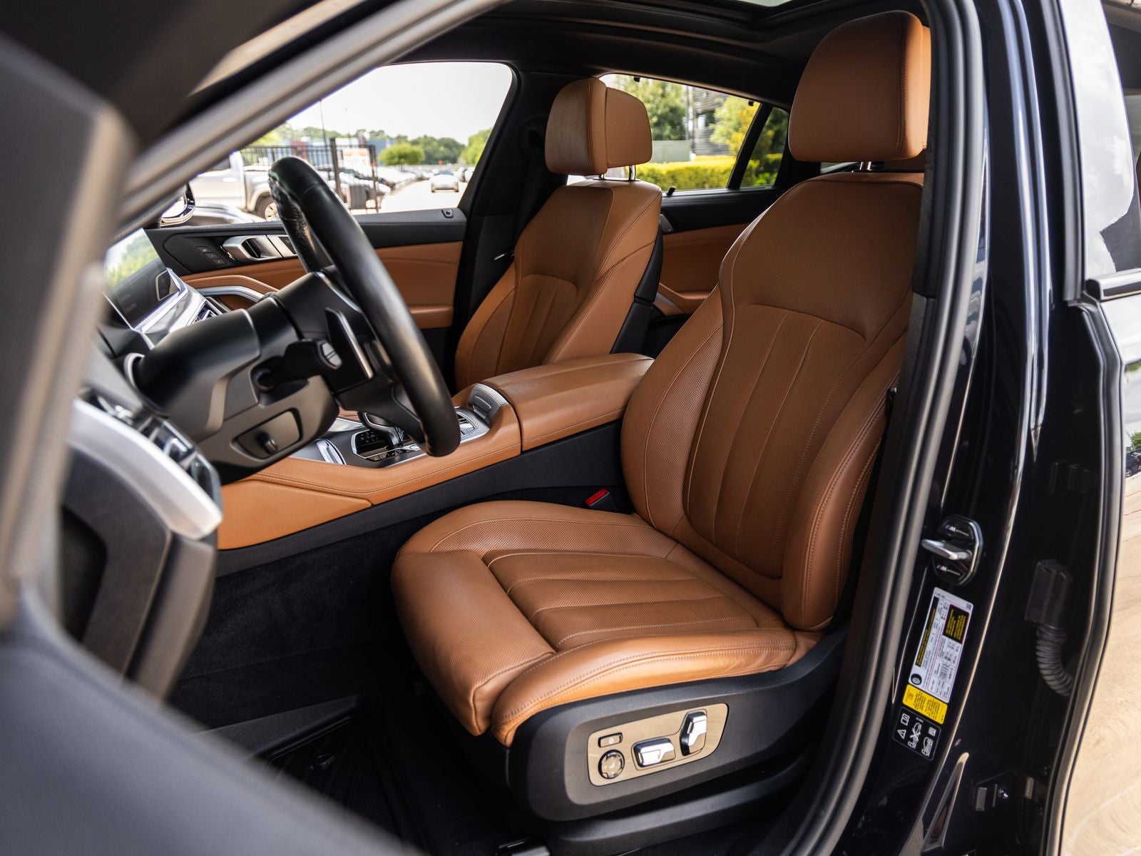 2021 BMW X6 M50i