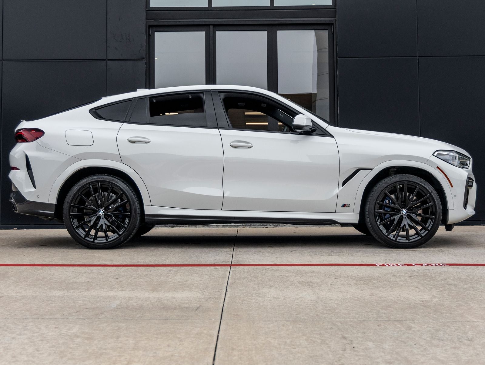 2021 BMW X6 M50i