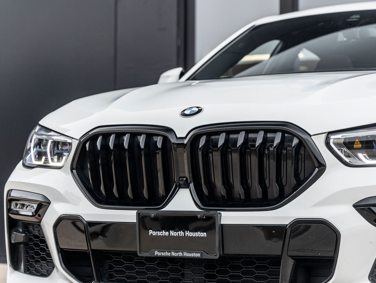 2021 BMW X6 M50i
