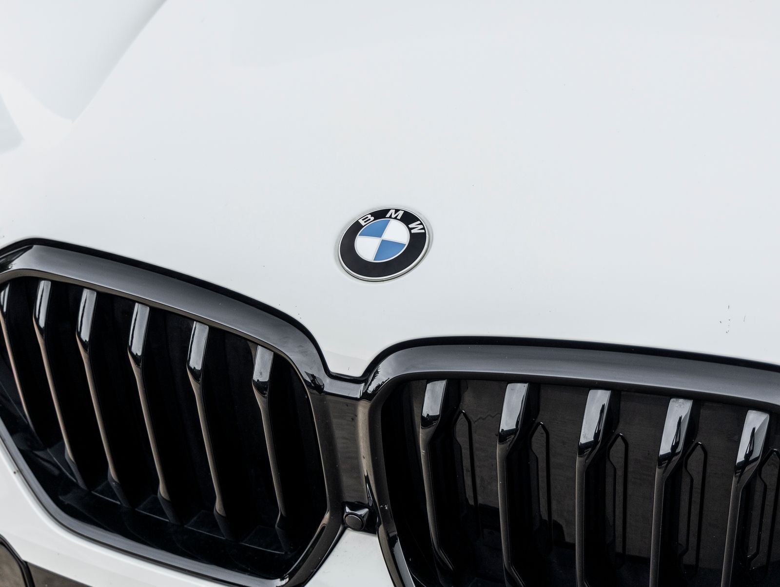 2021 BMW X6 M50i