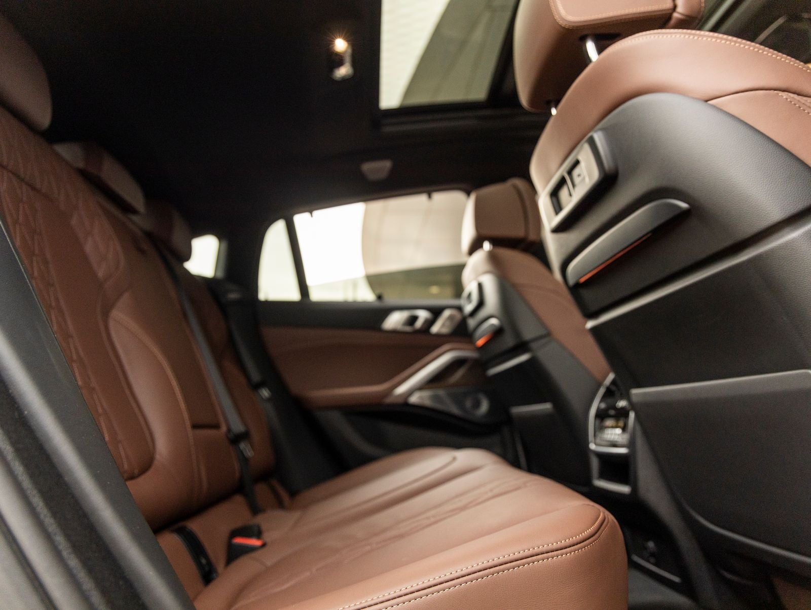 2021 BMW X6 M50i