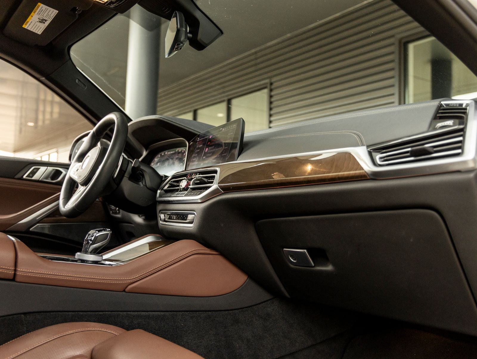 2021 BMW X6 M50i