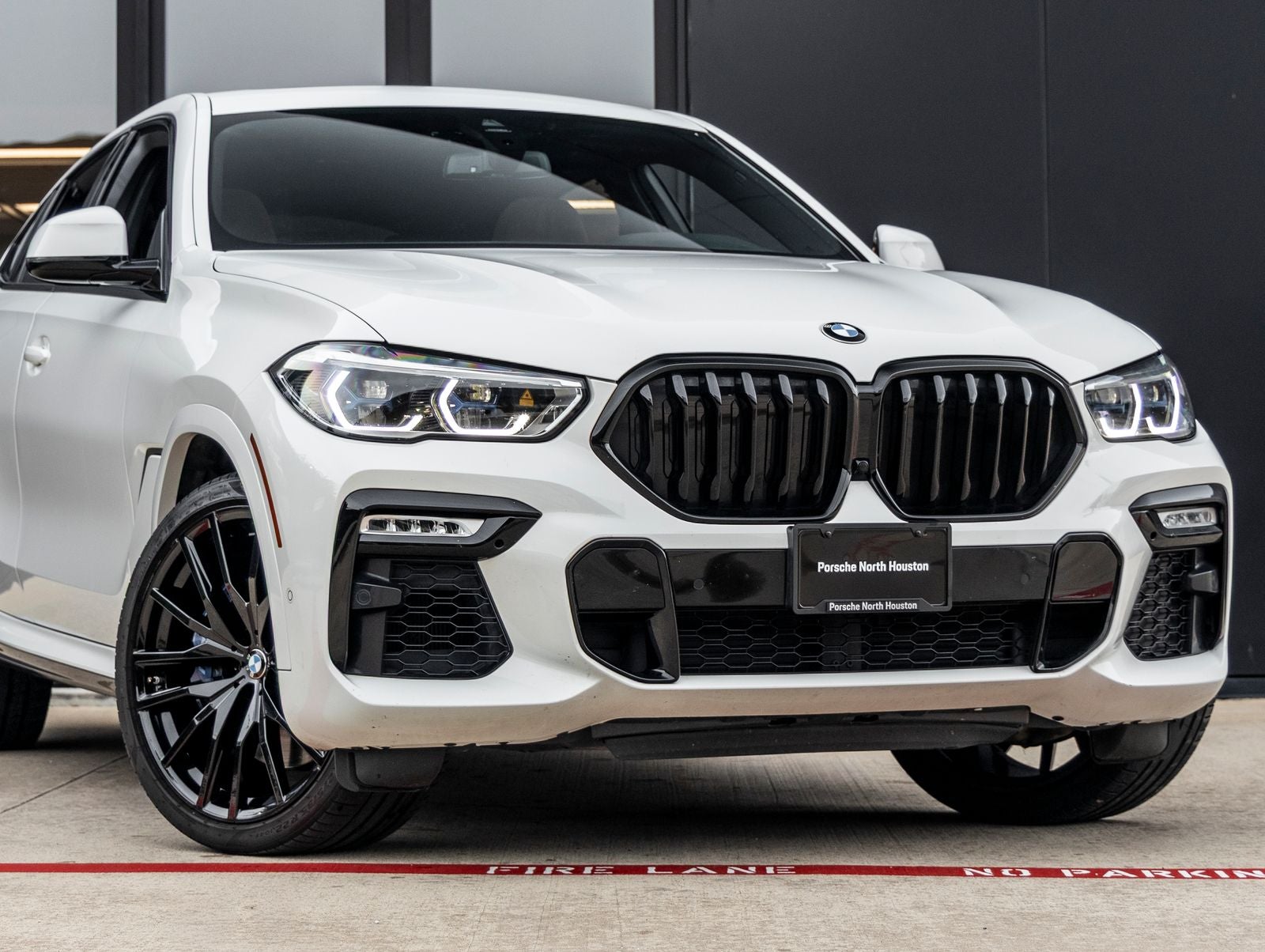 2021 BMW X6 M50i