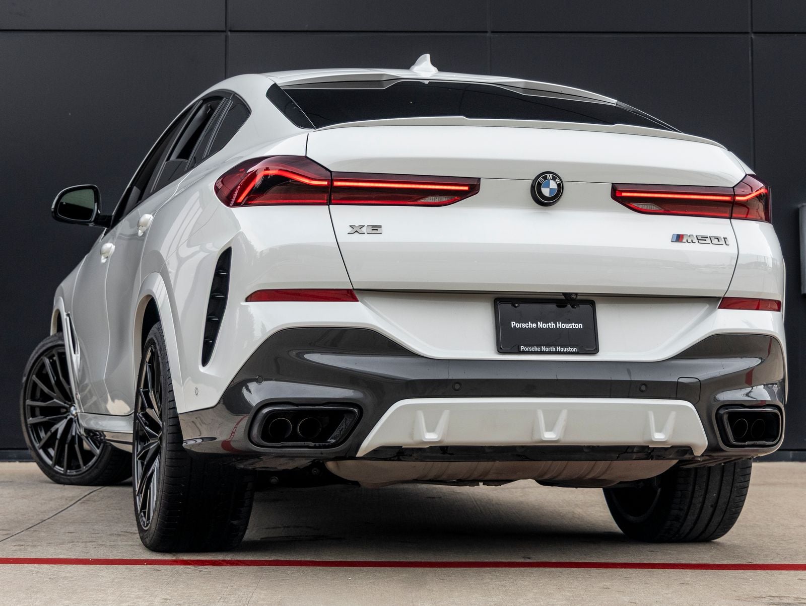 2021 BMW X6 M50i