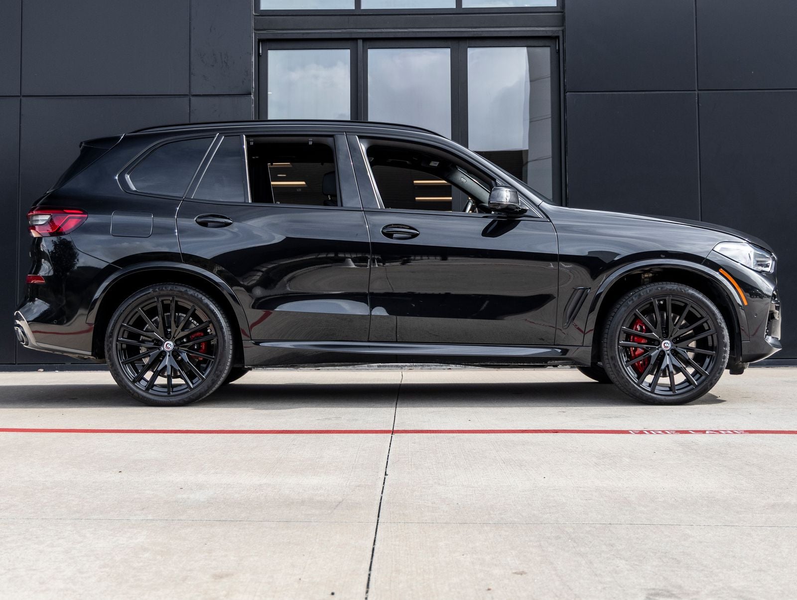 2023 BMW X5 M50i