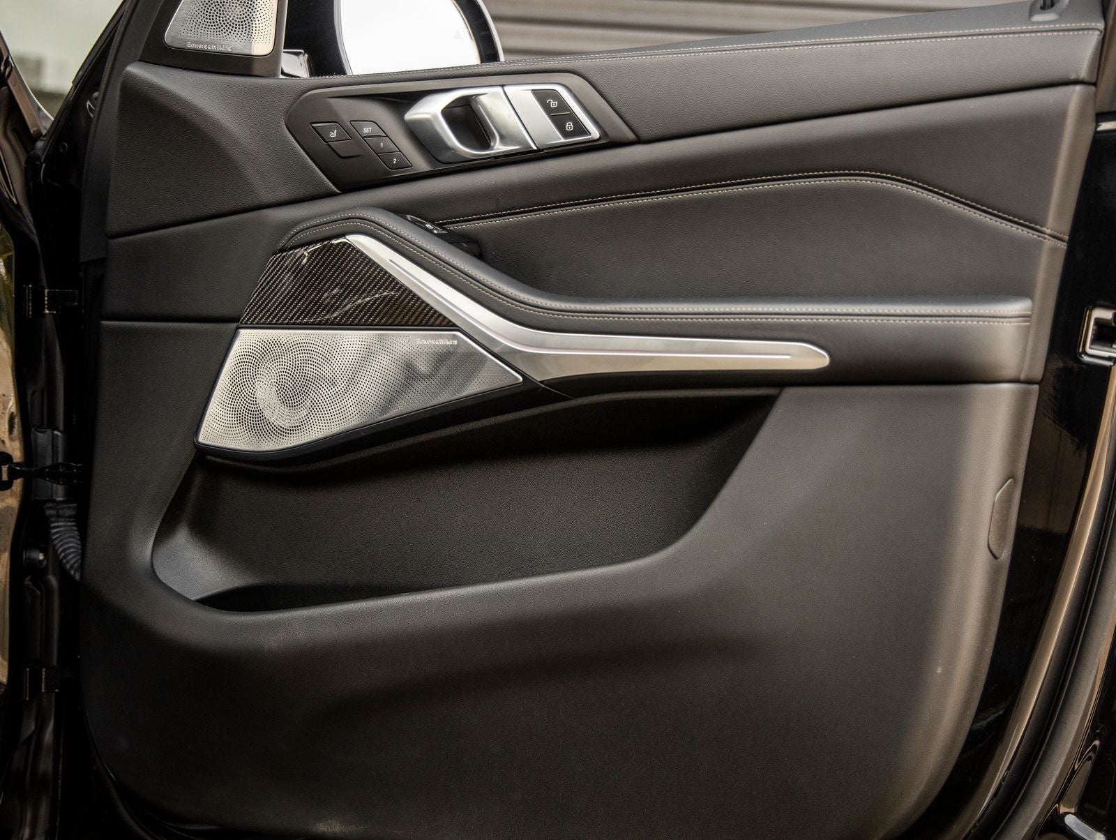 2023 BMW X5 M50i