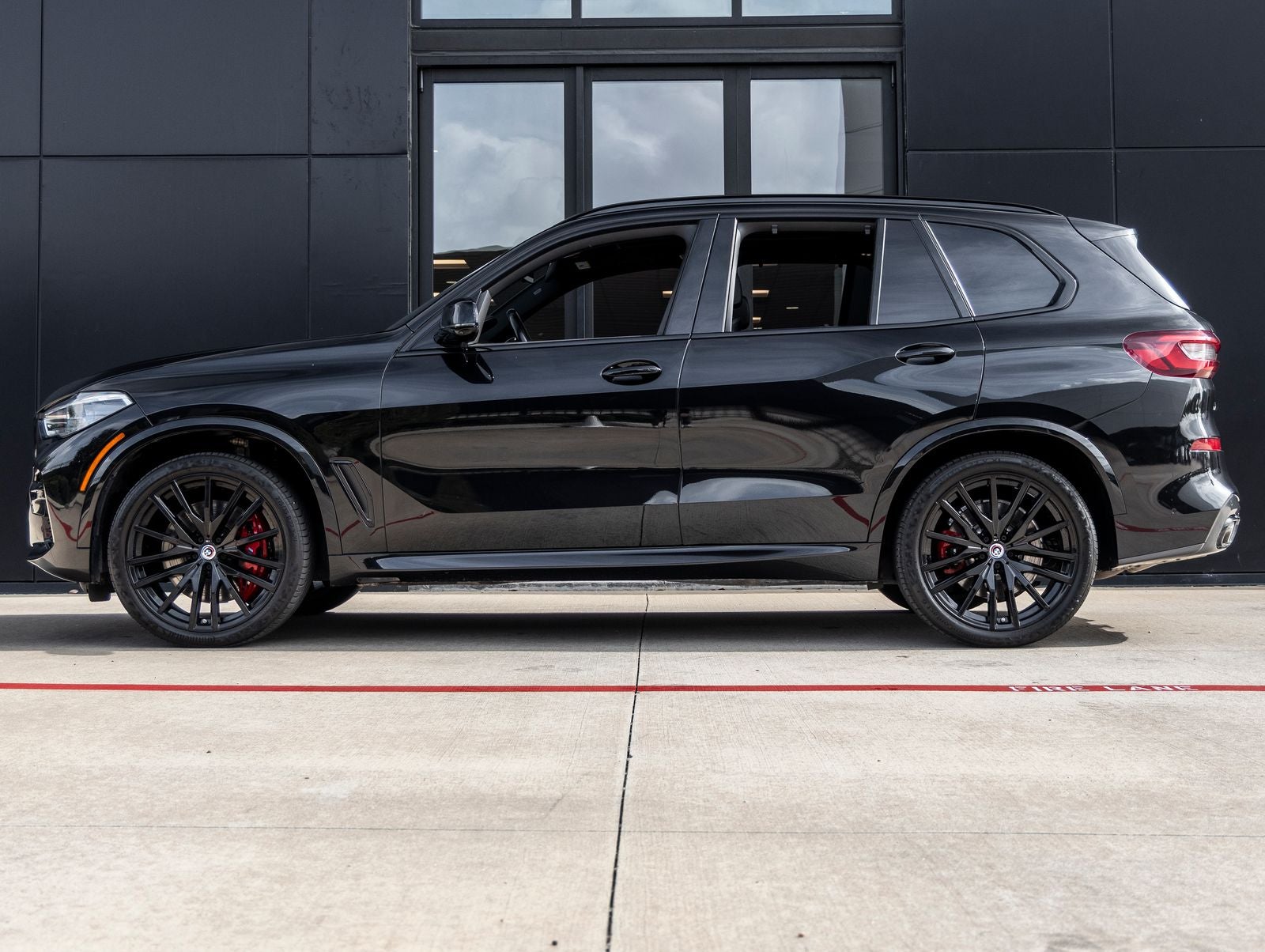 2023 BMW X5 M50i