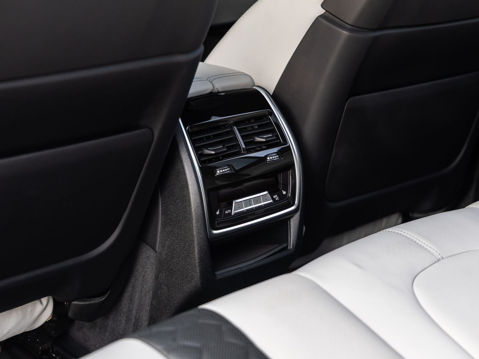 2022 BMW X5 M Sports Activity Vehicle