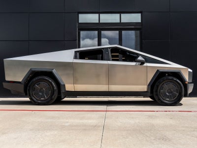 2024 Tesla Cybertruck Cyberbeast