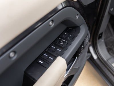2023 Land Rover Defender 110 X-Dynamic SE