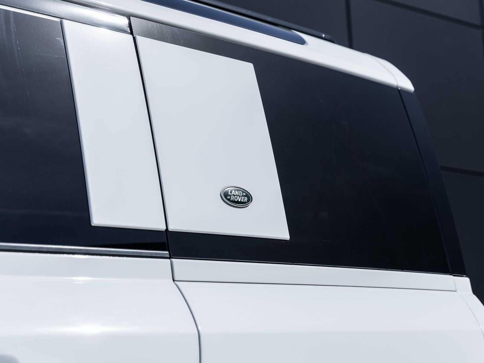 2023 Land Rover Defender 110 X-Dynamic SE