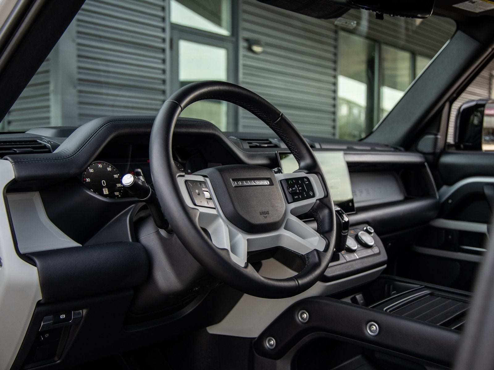 2024 Land Rover Defender 110 SE