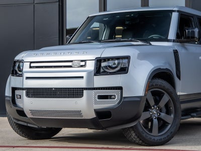 2024 Land Rover Defender 110 SE