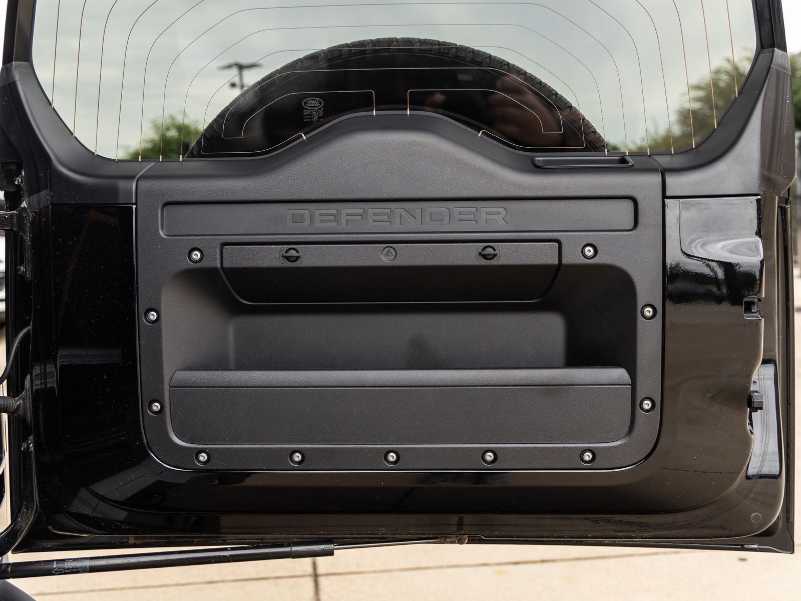 2024 Land Rover Defender 90 Carpathian Edition