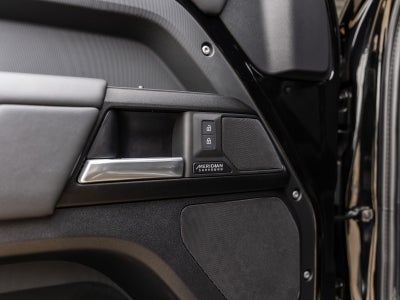 2025 Land Rover Defender 130 V8