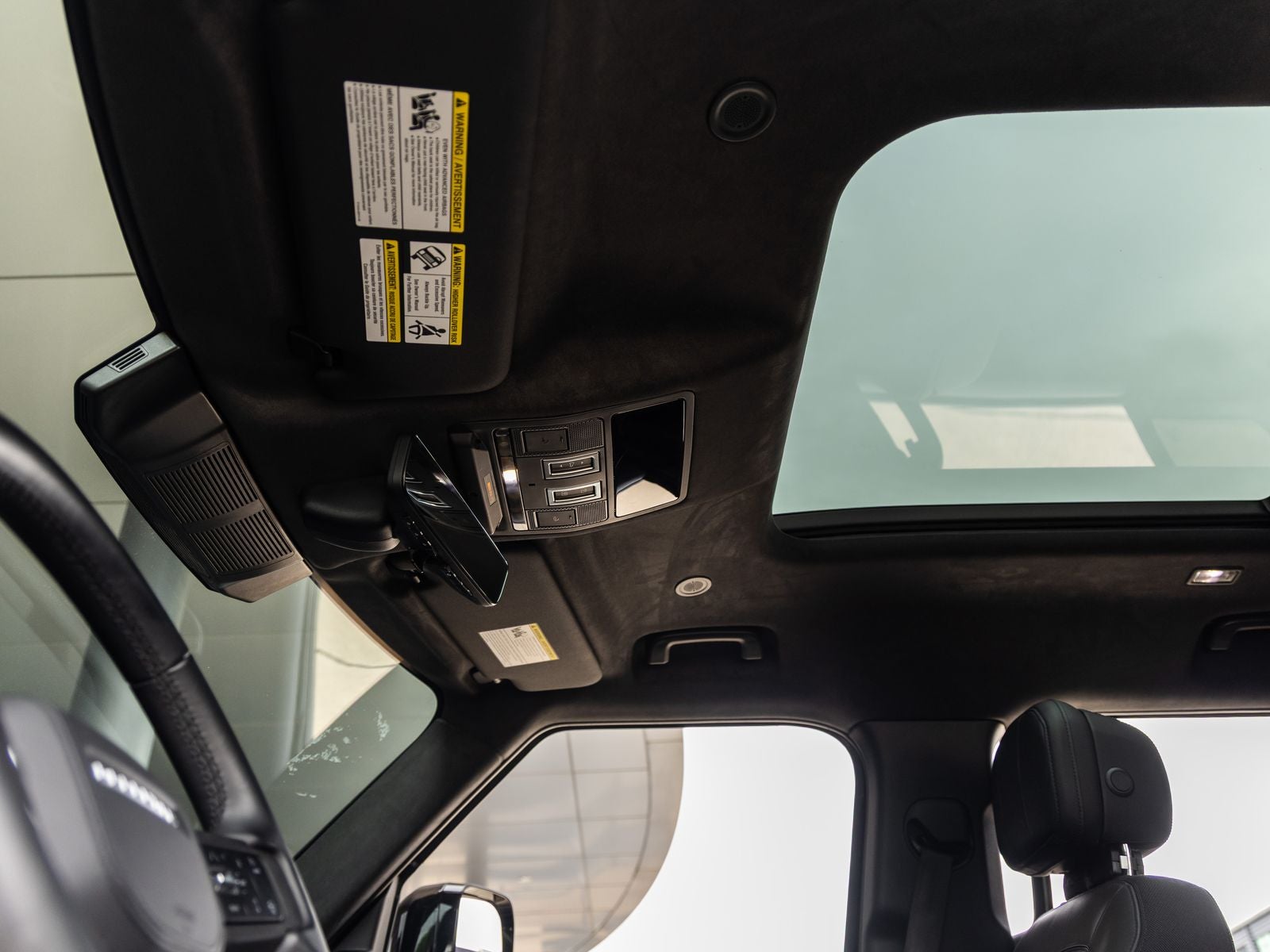 2025 Land Rover Defender 130 V8