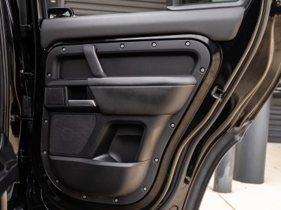 2025 Land Rover Defender 130 V8