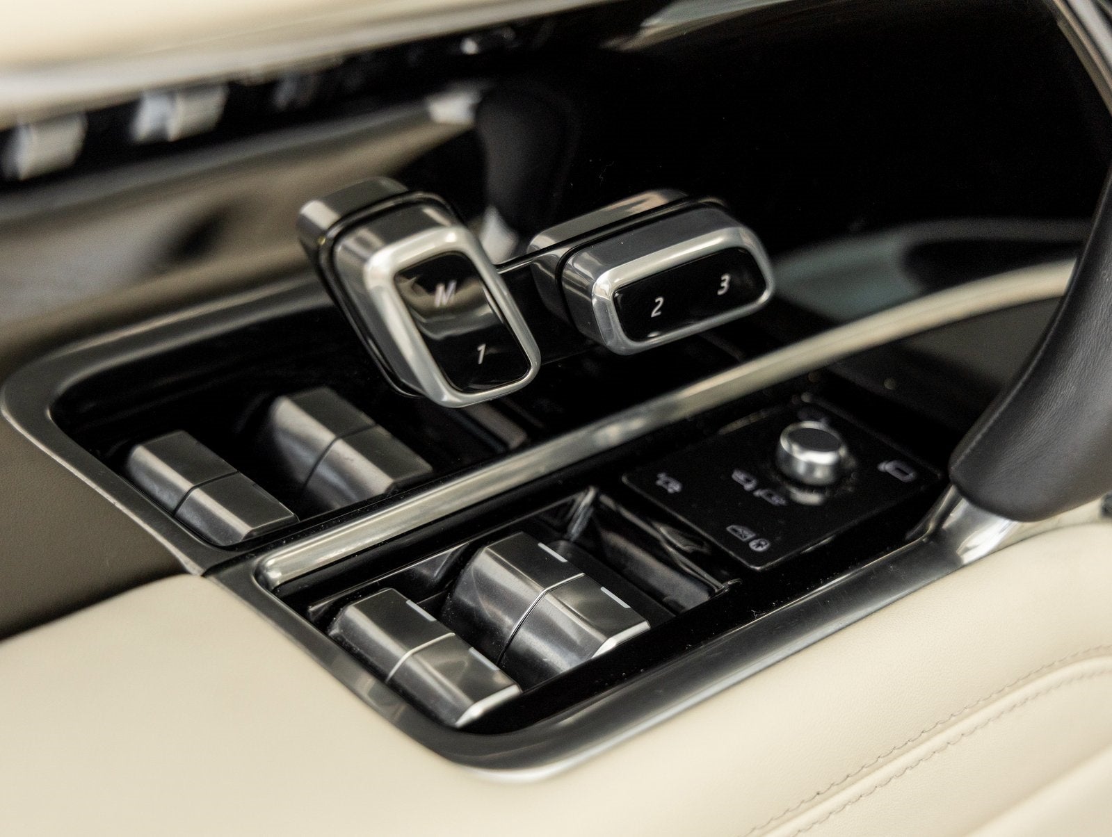 2025 Land Rover Range Rover Autobiography