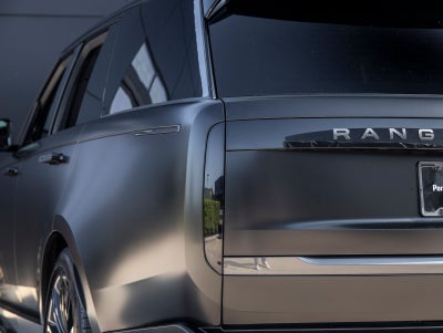 2025 Land Rover Range Rover SE