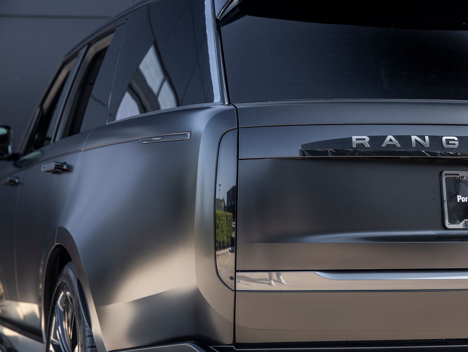2025 Land Rover Range Rover SE
