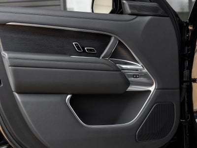2025 Land Rover Range Rover SE