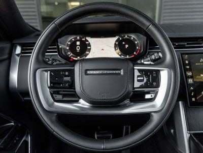 2025 Land Rover Range Rover SE