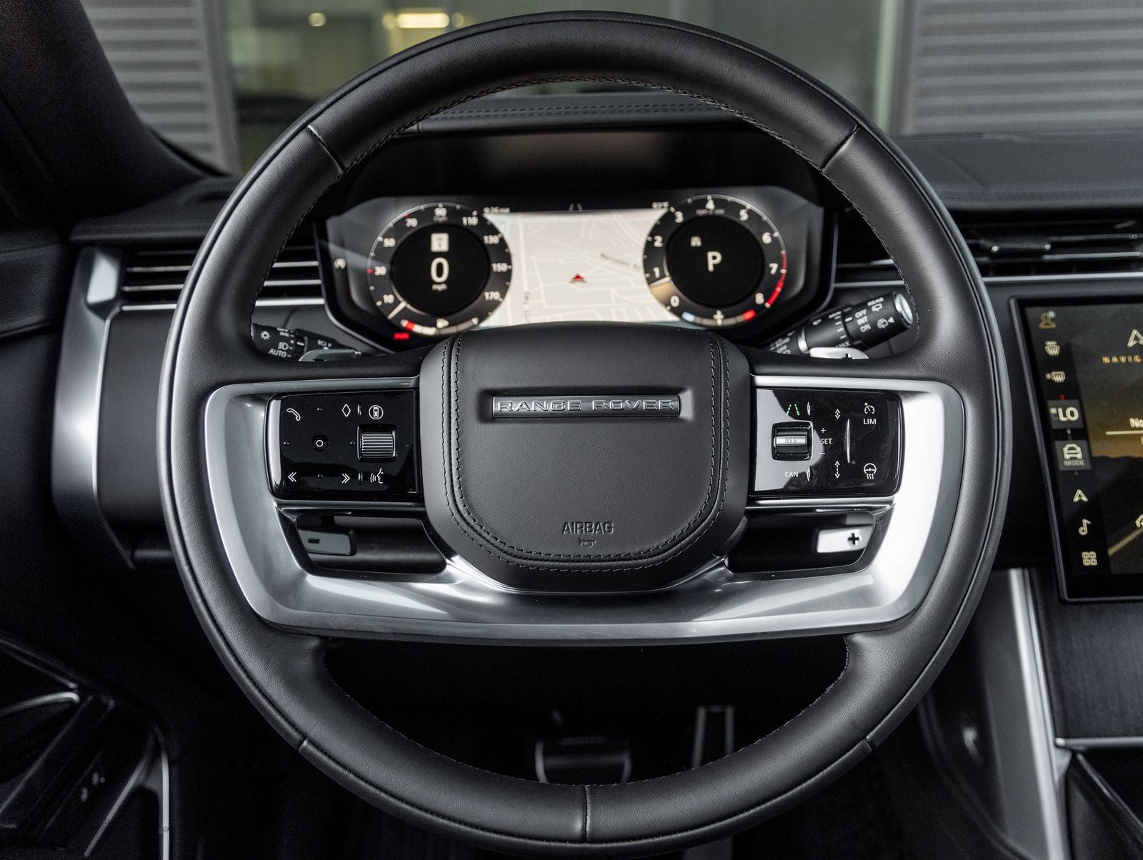 2025 Land Rover Range Rover SE