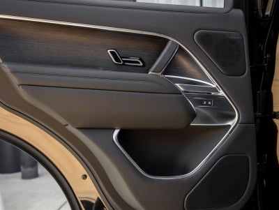 2025 Land Rover Range Rover SE