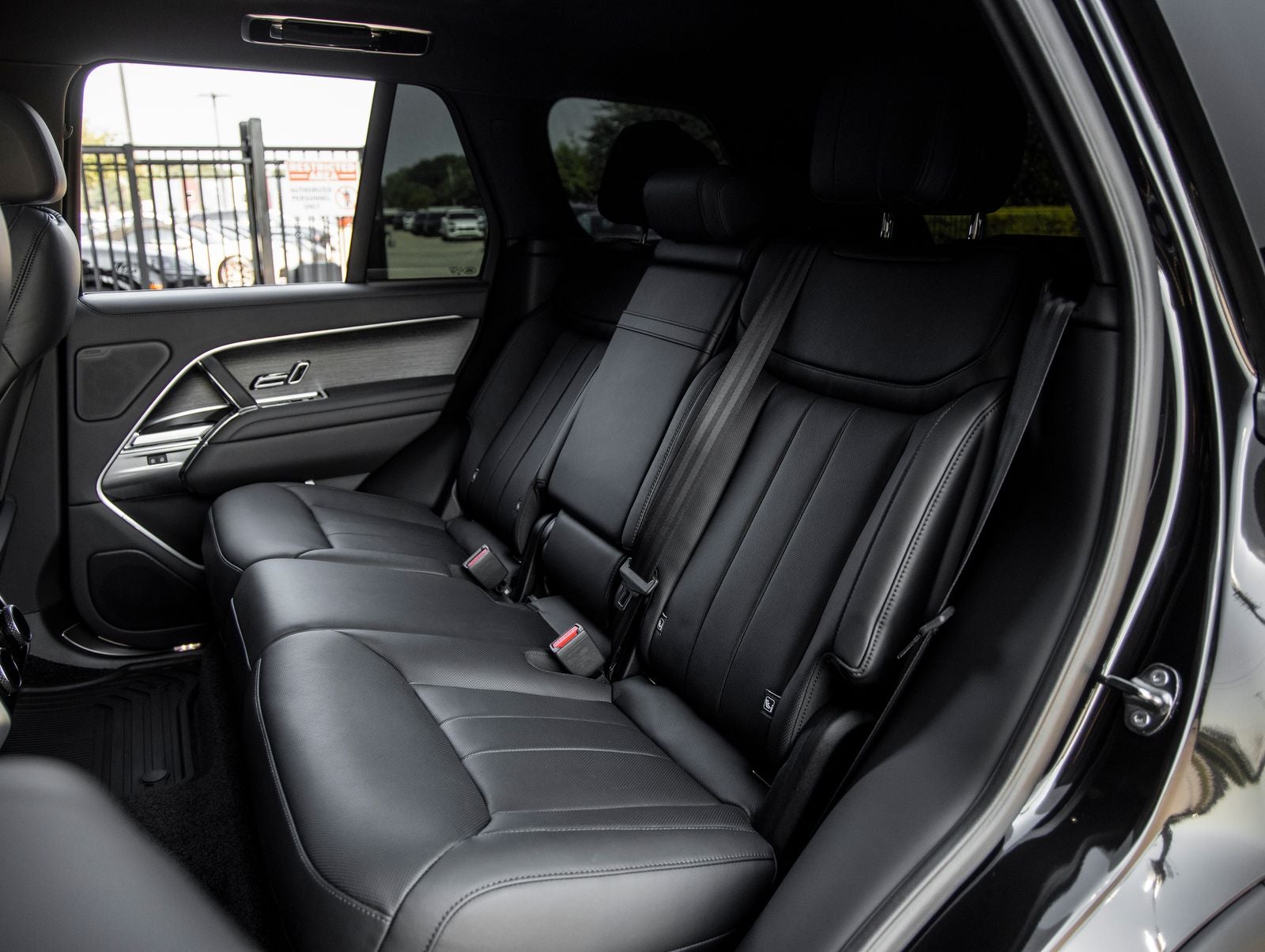 2025 Land Rover Range Rover SE