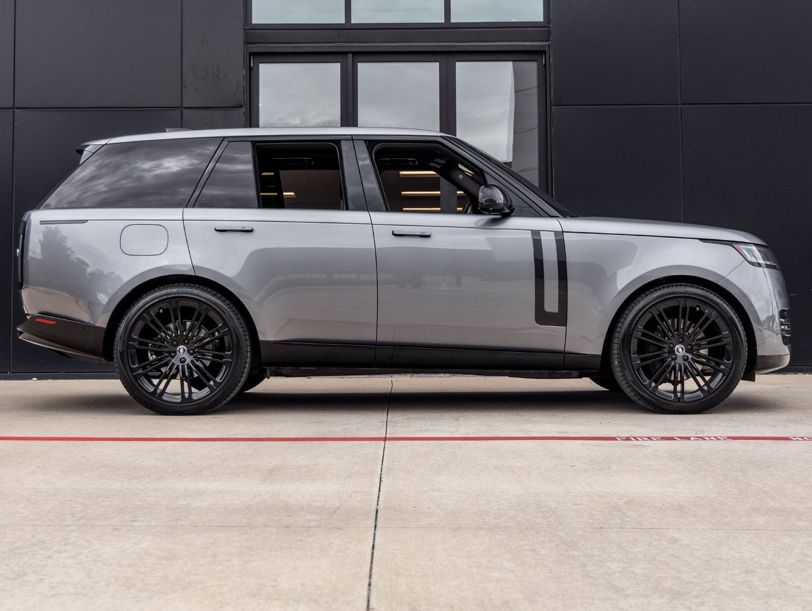2023 Land Rover Range Rover SE