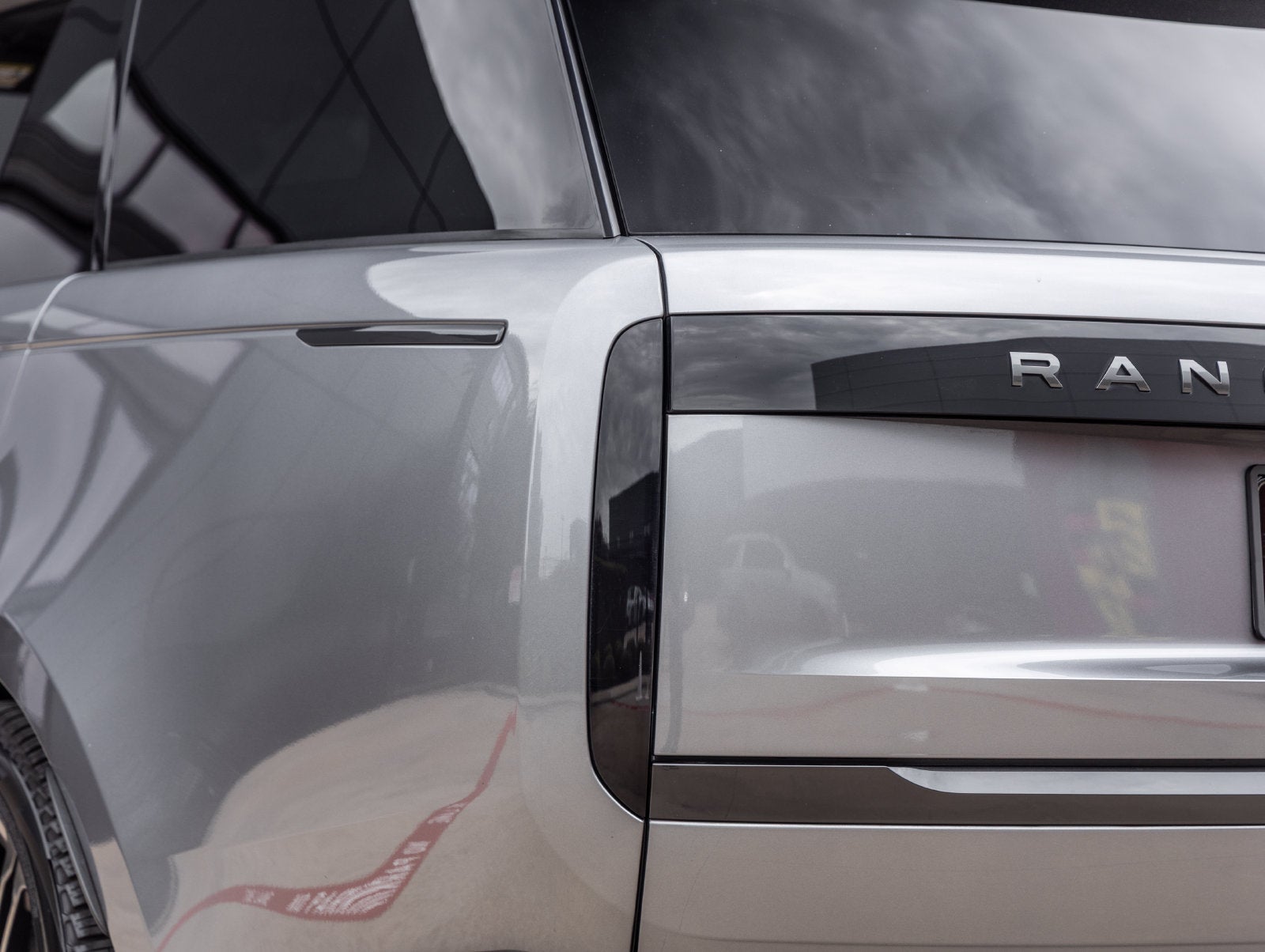 2023 Land Rover Range Rover SE