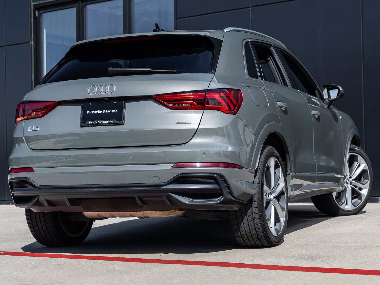 2020 Audi Q3 Premium Plus S line quattro