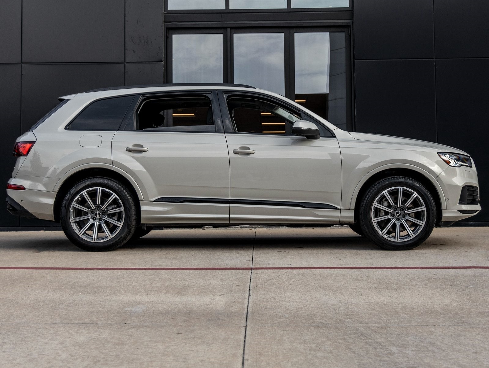 2023 Audi Q7 45 Premium Plus quattro