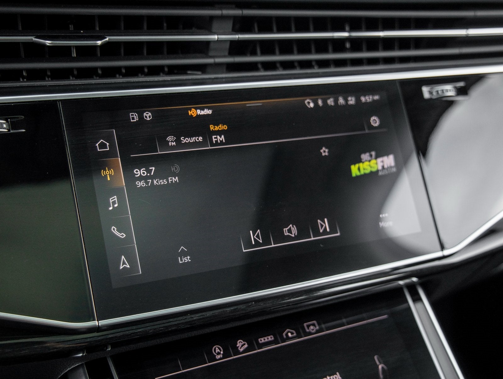 2023 Audi Q7 45 Premium Plus quattro