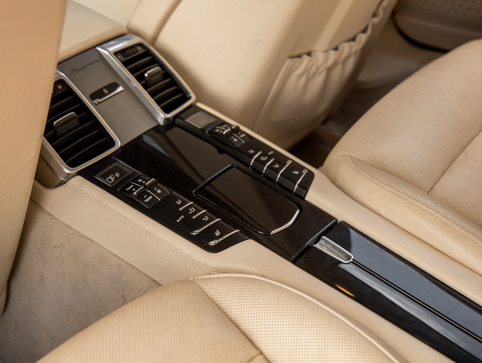 2016 Porsche Panamera Panamera Edition