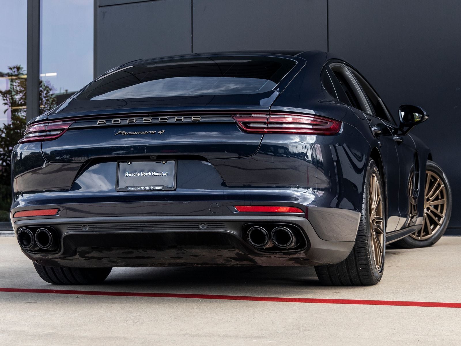 2018 Porsche Panamera 4