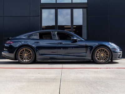 2018 Porsche Panamera 4