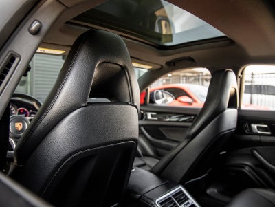 2018 Porsche Panamera 4