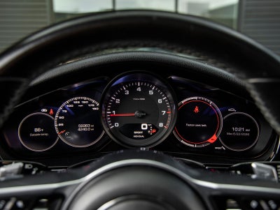 2018 Porsche Panamera 4