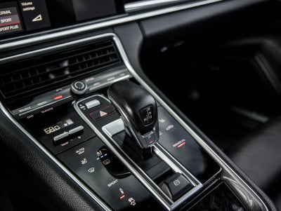 2018 Porsche Panamera 4