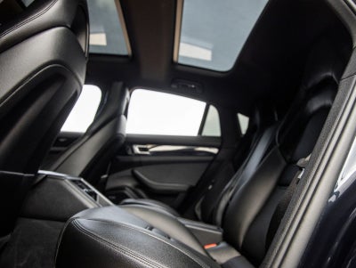 2018 Porsche Panamera 4